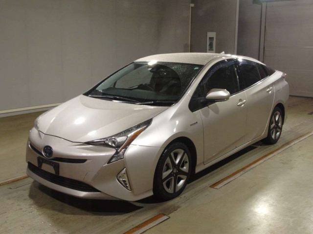 TOYOTA PRIUS 2016