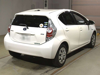 TOYOTA AQUA 2013