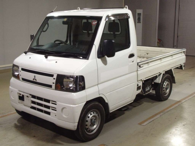 MITSUBISHI MINICAB TRUCK 2011