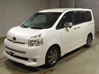TOYOTA VOXY 2009
