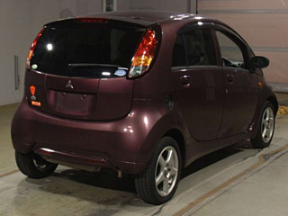 MITSUBISHI I 2010
