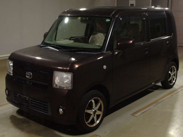 TOYOTA PIXIS SPACE 2014