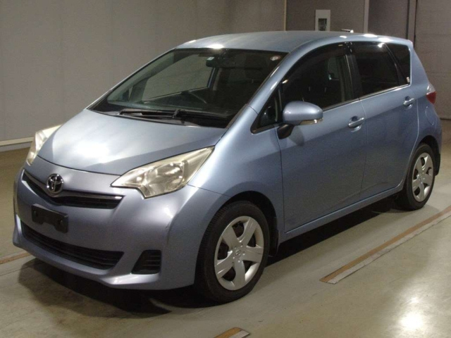 TOYOTA RACTIS 2011