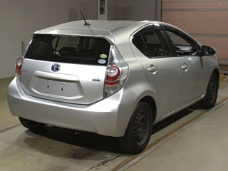 TOYOTA AQUA 2012