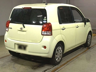 TOYOTA PORTE 2013