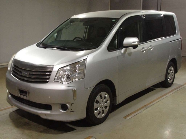 TOYOTA NOAH 2012