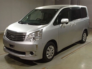 TOYOTA NOAH 2012