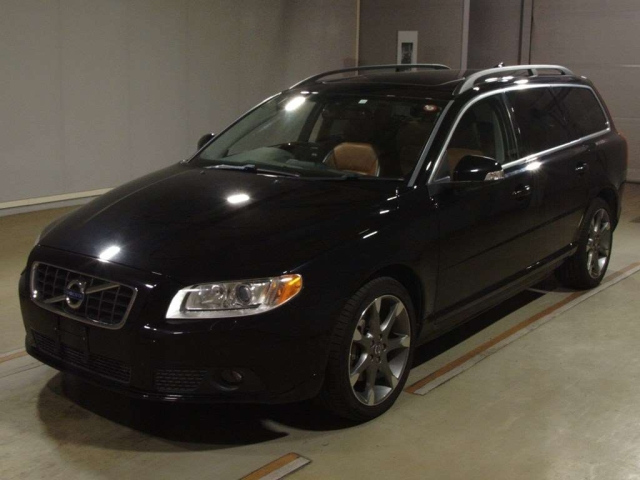 VOLVO V70 2011