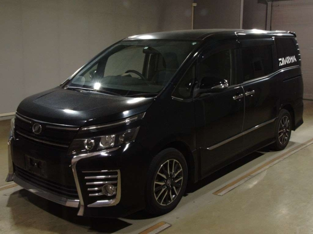 TOYOTA VOXY 2014