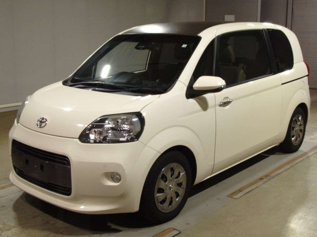 TOYOTA PORTE 2020