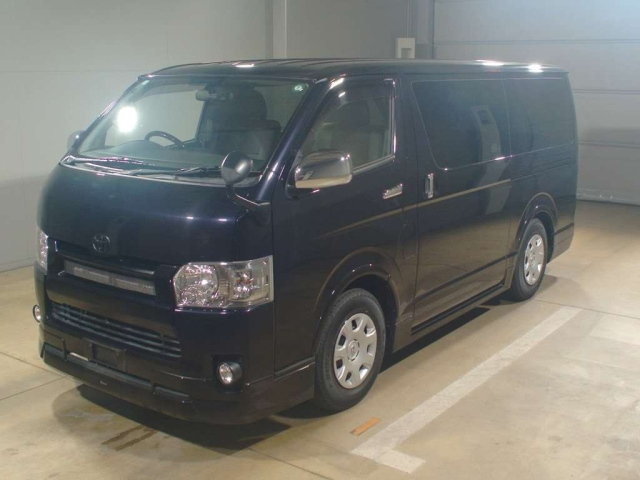 TOYOTA HIACE VAN