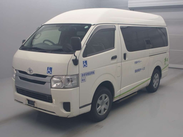 TOYOTA HIACE VAN 2017