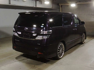 TOYOTA VELLFIRE 2010