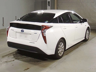 TOYOTA PRIUS 2016