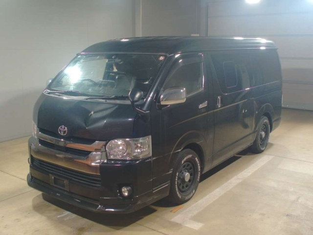 TOYOTA HIACE VAN 2020