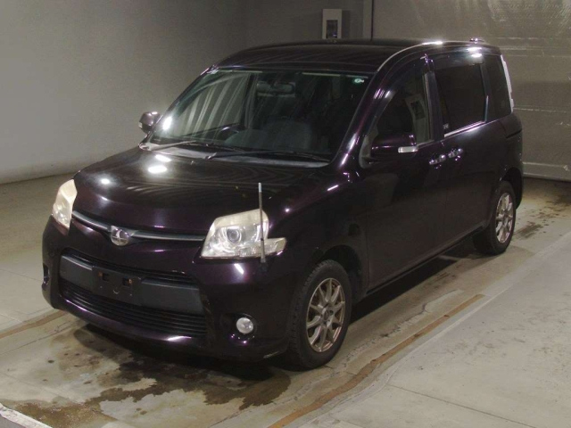 TOYOTA SIENTA 2013