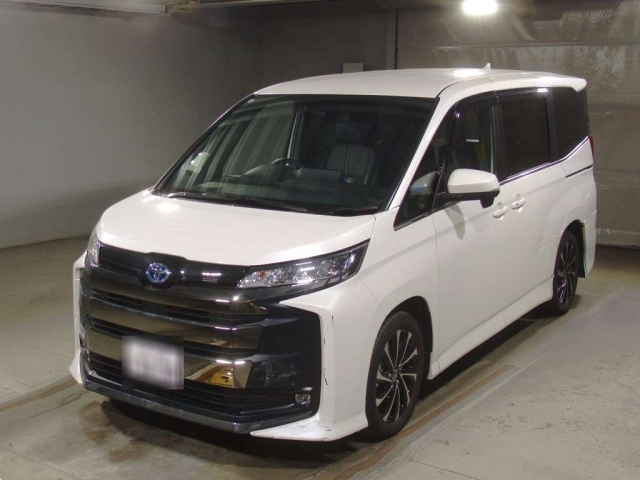 TOYOTA NOAH 2024