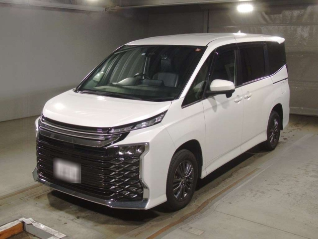 TOYOTA VOXY 2022
