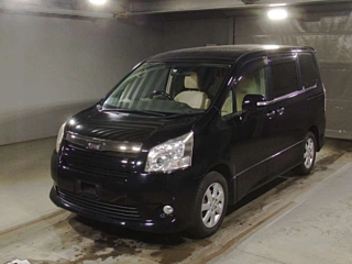 TOYOTA NOAH 2009