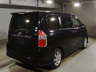 TOYOTA NOAH 2009