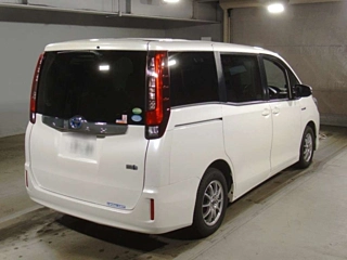 TOYOTA NOAH 2014