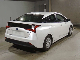 TOYOTA PRIUS 2021