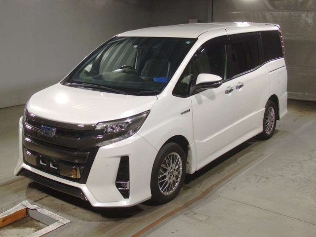 TOYOTA NOAH 2020