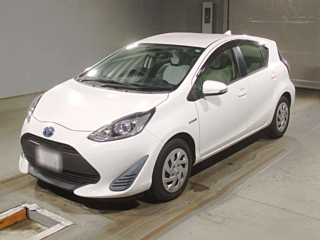 TOYOTA AQUA 2017