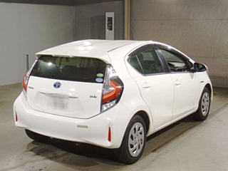 TOYOTA AQUA 2017