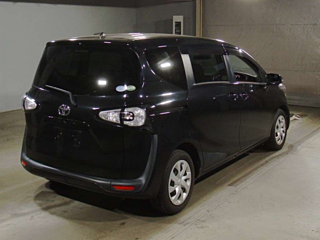 TOYOTA SIENTA 2016