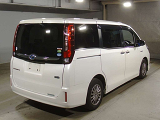 TOYOTA ESQUIRE 2017