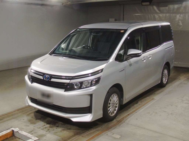 TOYOTA VOXY 2014