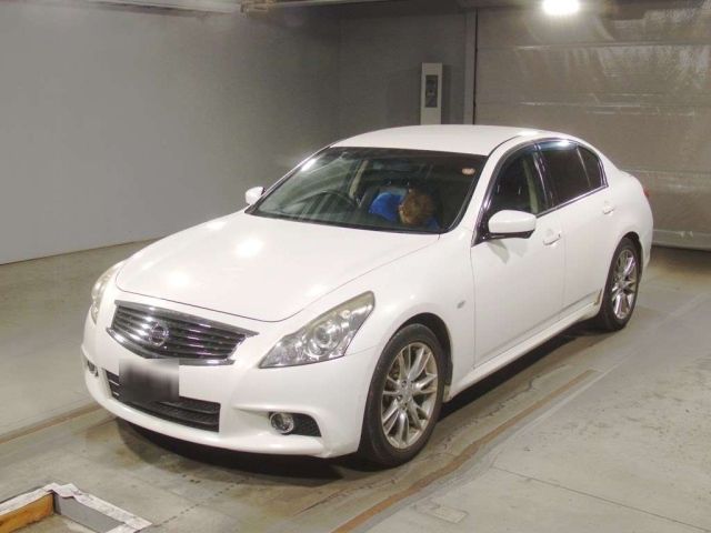 NISSAN SKYLINE