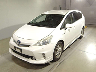 TOYOTA PRIUS ALPHA 2012