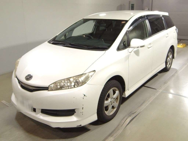 TOYOTA WISH 2013