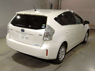 TOYOTA PRIUS ALPHA 2012