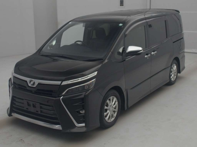 TOYOTA VOXY 2018