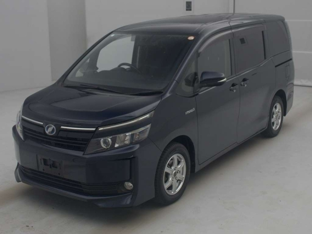 TOYOTA VOXY 2014