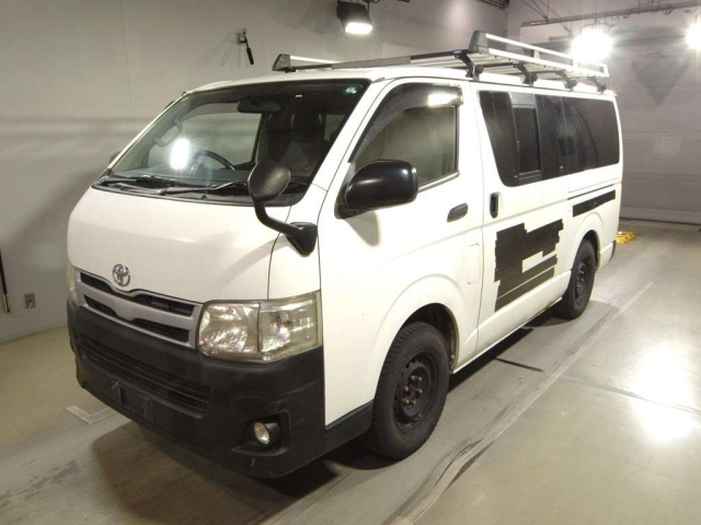 TOYOTA HIACE VAN 2012