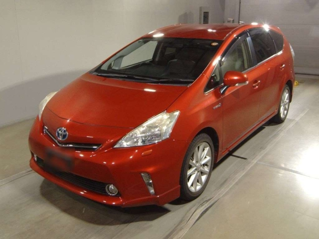 TOYOTA PRIUS ALPHA 2012