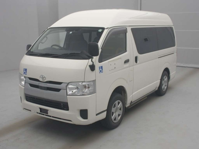 TOYOTA HIACE VAN 2019