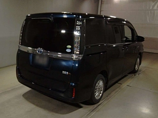 TOYOTA VOXY 2014