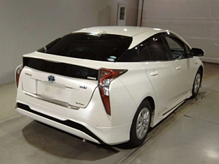 TOYOTA PRIUS 2017
