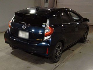 TOYOTA AQUA 2017