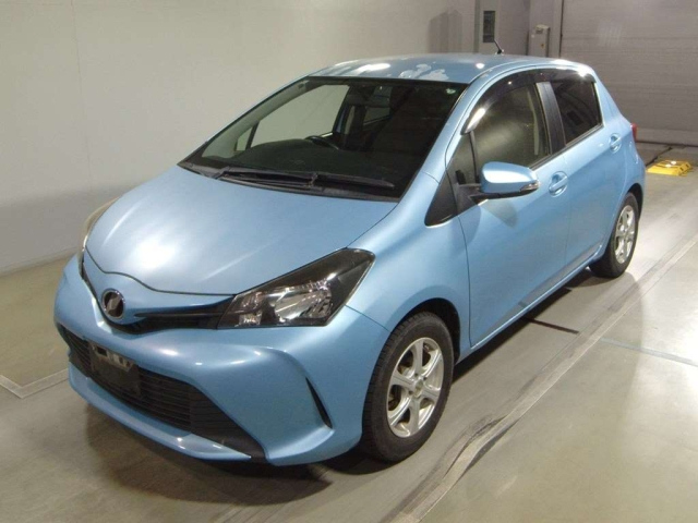 TOYOTA VITZ 2015