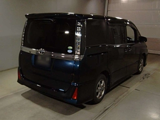TOYOTA VOXY 2014