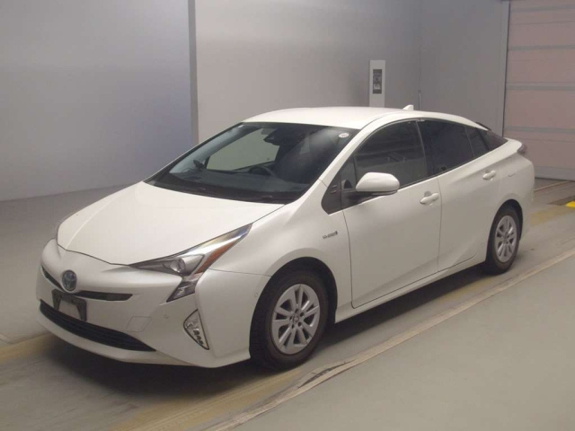 TOYOTA PRIUS 2016