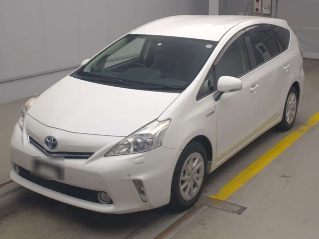 TOYOTA PRIUS ALPHA 2012