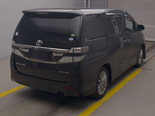 TOYOTA VELLFIRE 2013
