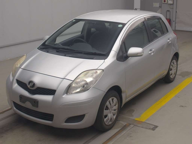 TOYOTA VITZ 2010